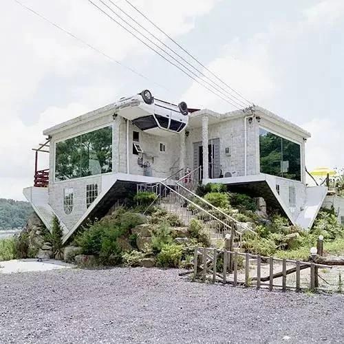 没想到房子还能这样 太吓人了 你敢住吗?!
