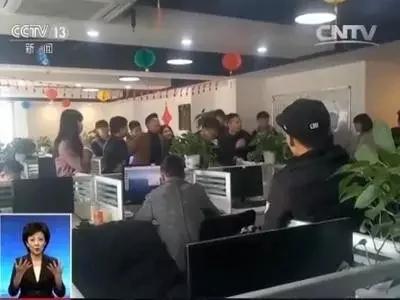 为什么总有美女加你微信?原来她们是干这个的