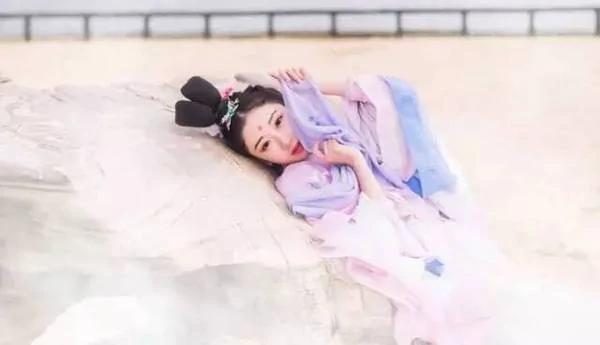 给你两个妻子 你选哪个?值得一看!
