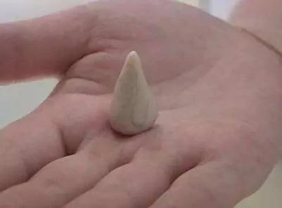 如何用小小口香糖 砸开硬硬的椰子