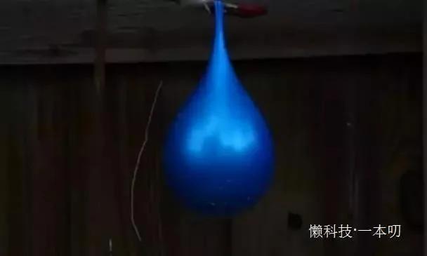 如何用小小口香糖 砸开硬硬的椰子