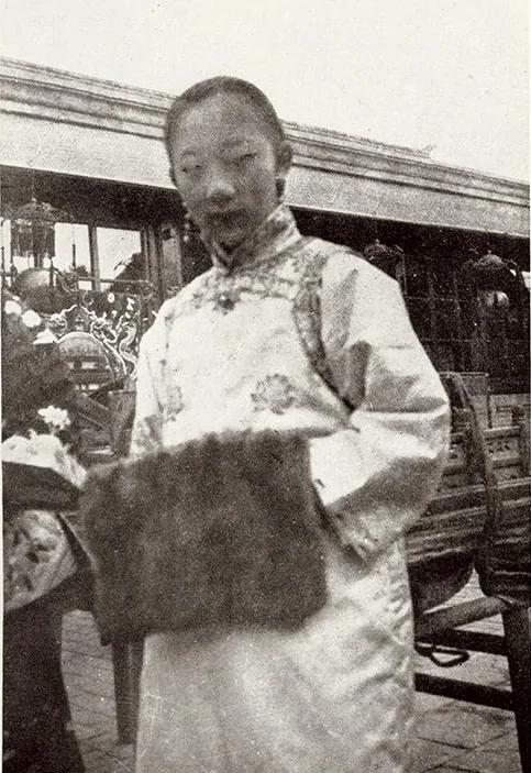 外国记者记录下的民国上层社会名媛仕女