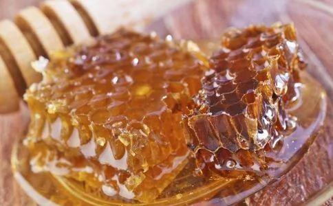 头皮屑很多?吃这3类食物就能改善