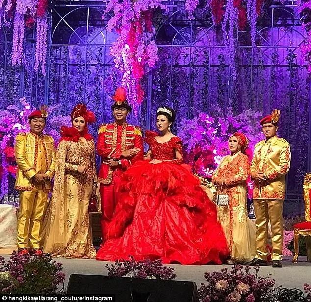 印尼新娘穿灰姑娘婚纱获千万点赞!