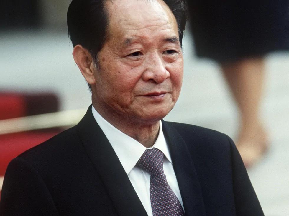 胡耀邦下令搜查政治局委员家震惊中南海