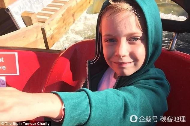 7岁男孩被医生漏诊 自己画出脑部囊肿