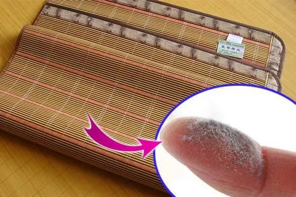 简单方便:不用开水烫 也不用太阳晒!只需两样小工具 就可以瞬间清除凉蓆上的螨虫!