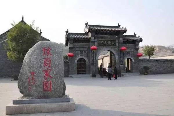 中国有一个家族400年兴盛不衰 祖代都是富豪至今仍在