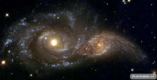 宇宙十大怪异黑洞:M87星系是宇宙探照灯