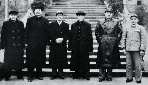 借口戒鸦片 贺龙软禁刘文辉并勒索光刘家财产