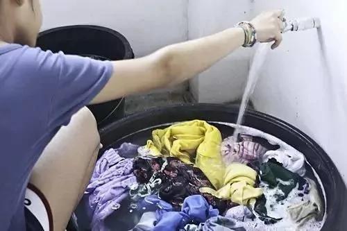 衣服不是穿坏而是洗坏的!原来我们都做错了~