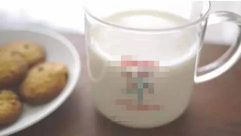 这5种牛奶坚决不能给孩子喝 再喜欢也不行!