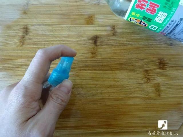“砧板”不要再用水洗了 只会越洗越脏 教你五招清洗法