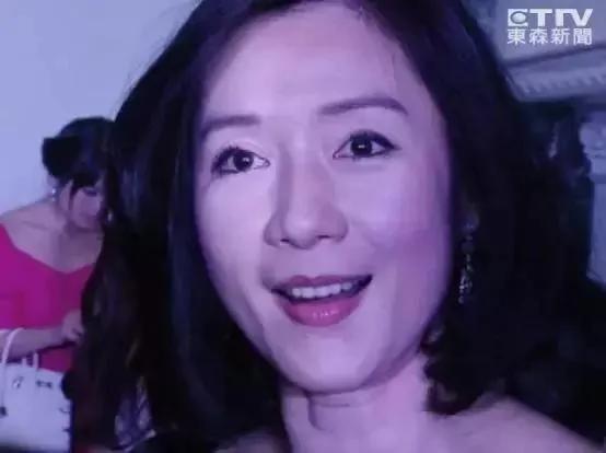 她一出道便抢尽林青霞的风头，嫁老外弹着琵琶隐退，50岁仍貌美