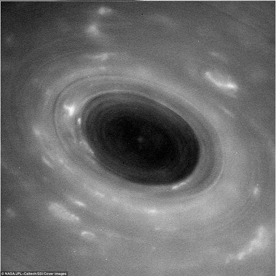 土星和土星环之间是什么?怪异的“一片虚无”