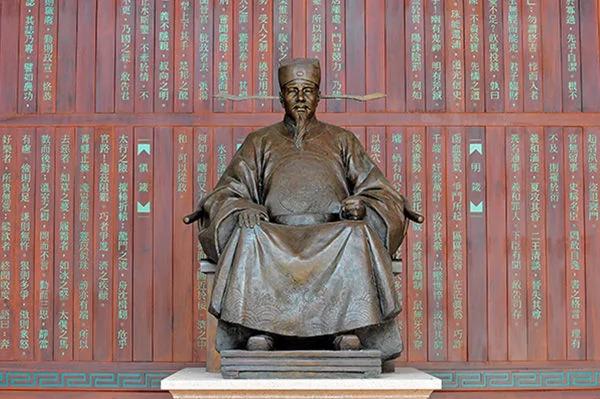 这个书生以十余骑退敌数万 为进谏喷皇上一脸口水 死后还享一日国丧