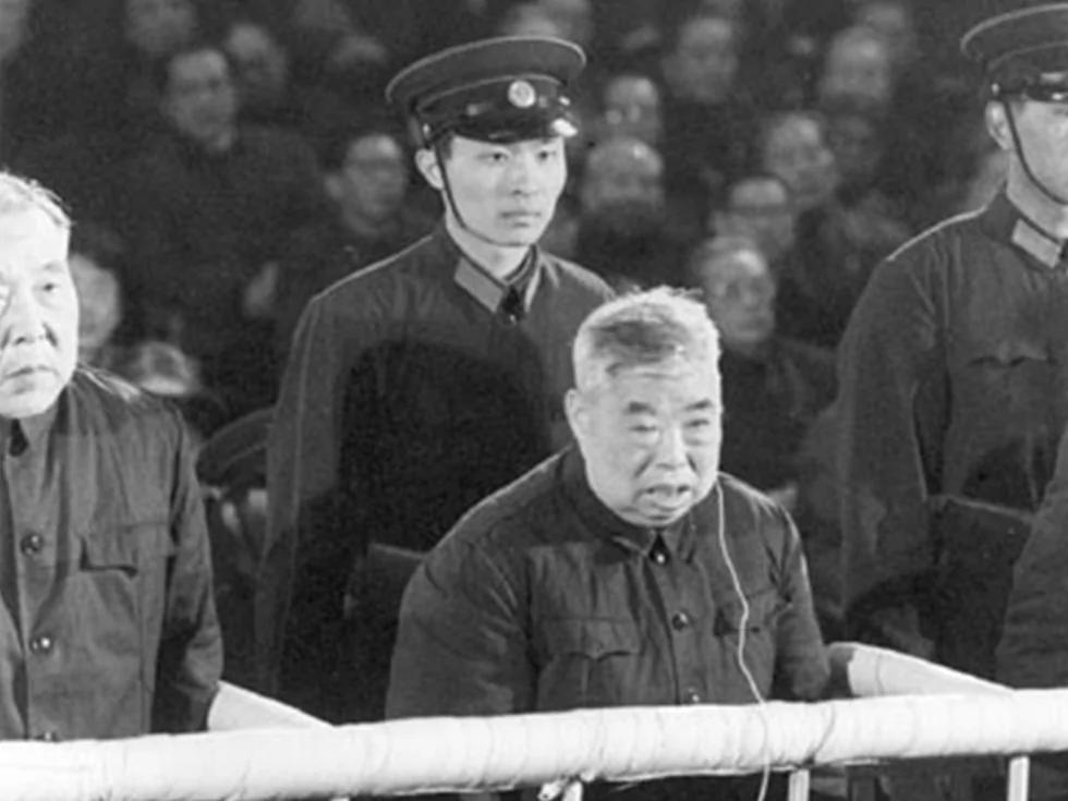 吴法宪被判 最怕死的终于可以活着回来了