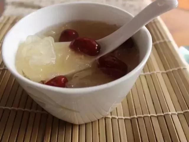 红枣千万别再干吃了 赶快告诉朋友们!