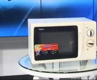 厨师不用手就10秒就可以干干净净去除“大蒜皮” 根本不用刀拍