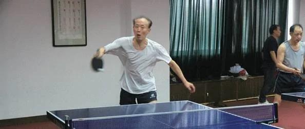 80岁老中医的养生秘诀:第一条就是坚持不去饭店 原因你懂的!