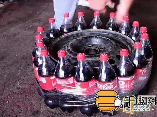 男子把可乐瓶绑在奔驰轮胎上做实验 效果出人意料!
