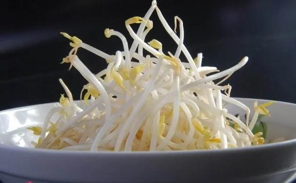 豆芽富含维生素K 但千万不能这样吃!