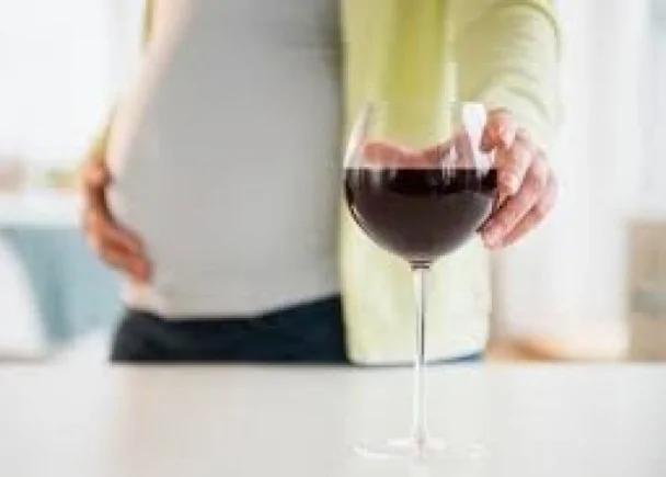 女人怀孕饮酒 原来会影响胎儿这个部位