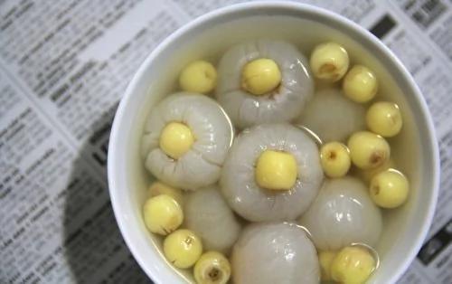 吃这四种食物 帮助稳睡到天亮