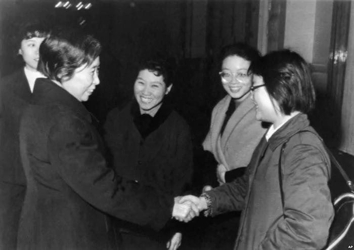 从国家主席到刘贼而后终获平反的刘少奇