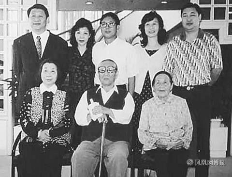 习仲勋大儿子的同学竟是毛远新和文兴宇