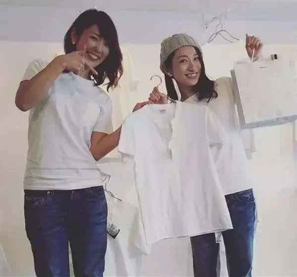日本小夫妻开了一间小店只卖白T恤 半年就火遍全球!