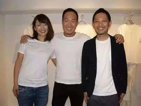 日本小夫妻开了一间小店只卖白T恤 半年就火遍全球!