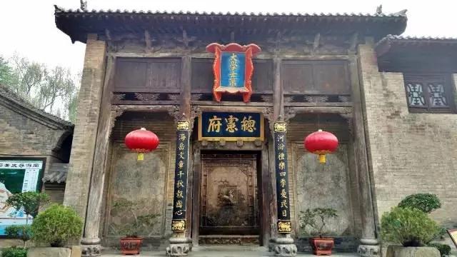 他深受康熙器重 冒杀头风险在老家盖了一"故宫"