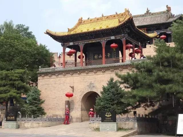他深受康熙器重 冒杀头风险在老家盖了一"故宫"
