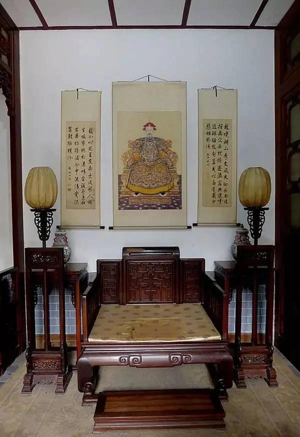 他深受康熙器重 冒杀头风险在老家盖了一"故宫"