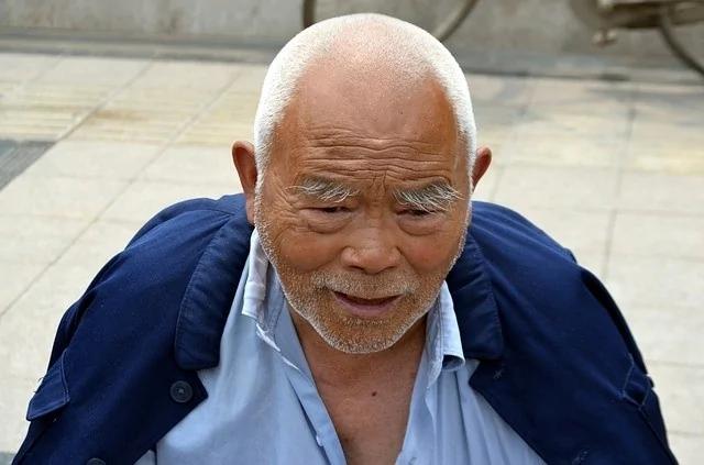 人老后养老要记住这两个字 太重要了!快告诉家中老人