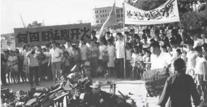 不敢回首的非人类红色恐怖