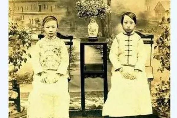 他们在征服中原后,纷纷把姓氏改为“汉姓”