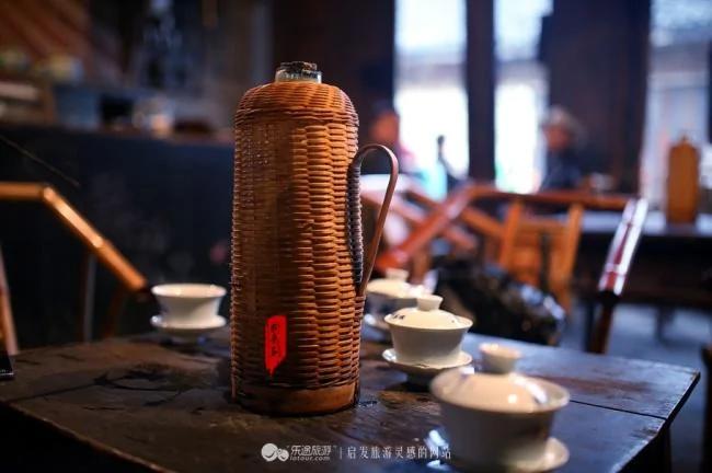走进成都老茶馆 一杯茶时光蔓延一百年