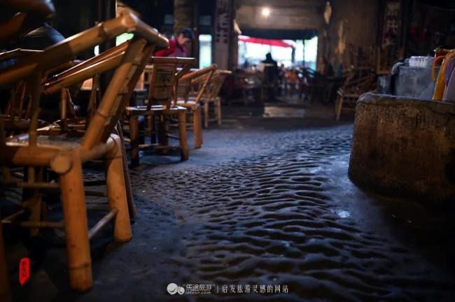 走进成都老茶馆 一杯茶时光蔓延一百年