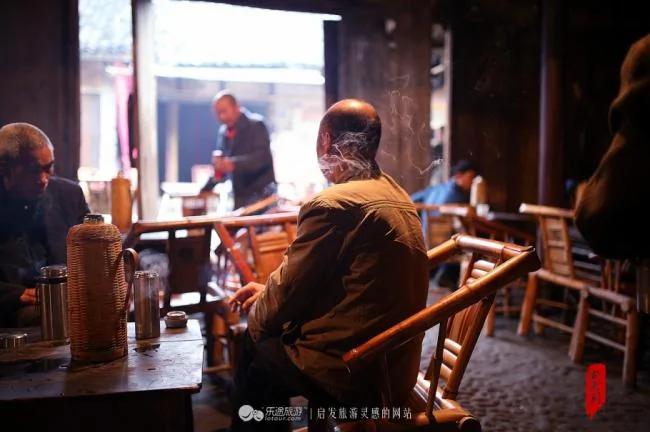 走进成都老茶馆 一杯茶时光蔓延一百年