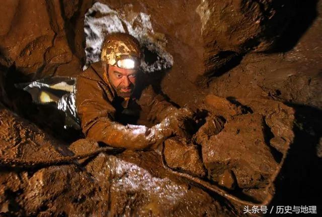 警察发现一条通往墨西哥的地道 里头暗藏惊天秘密