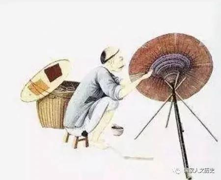 在古代 下大雨时人们用什么样的雨具?