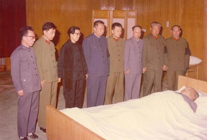 辛子陵:毛泽东 接班人与文革起源