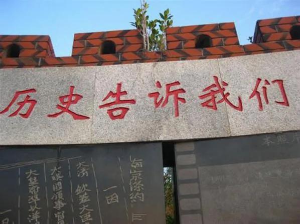 香港老照片 “好好练游泳 日后去香港”