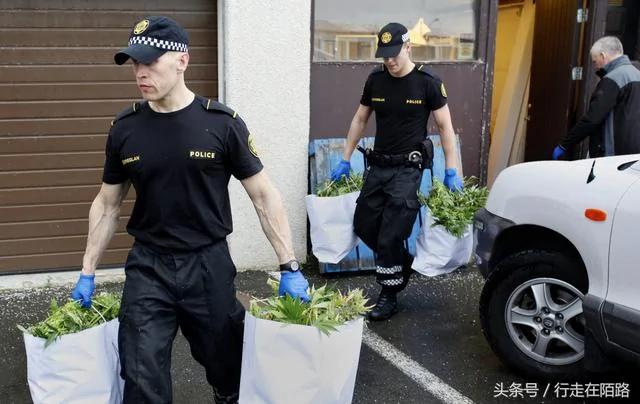 这个国家没军队警察不务正业 国民都很色