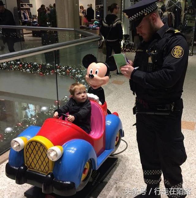 这个国家没军队警察不务正业 国民都很色