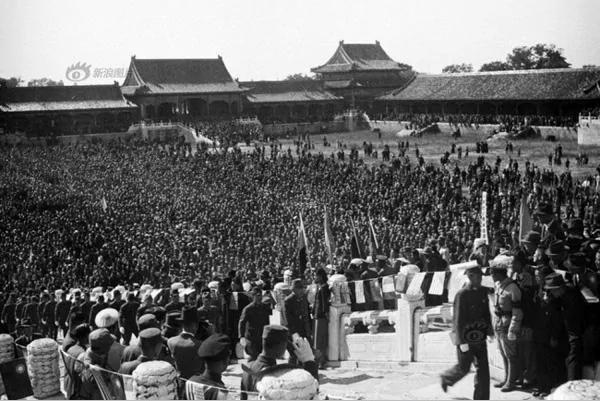 民国老照片 他阵亡连敌人都为之动容 他押解屠城主犯晚年惨遭游街