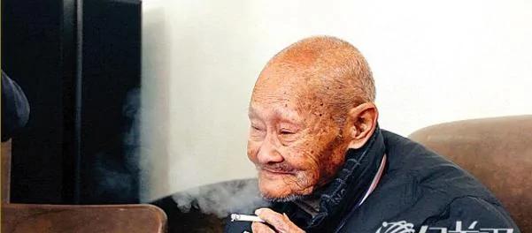 民国老照片 他阵亡连敌人都为之动容 他押解屠城主犯晚年惨遭游街