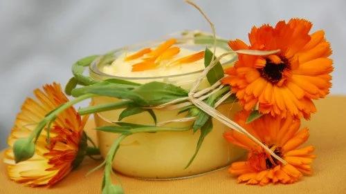 “凡士林”夏天也有这么多妙用…让我太惊讶了!